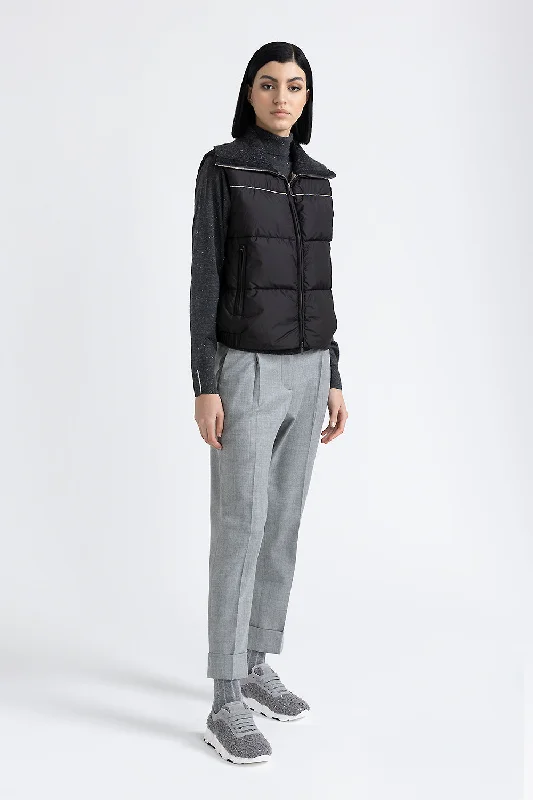 Sleeveless goose down jacket with tricot collar